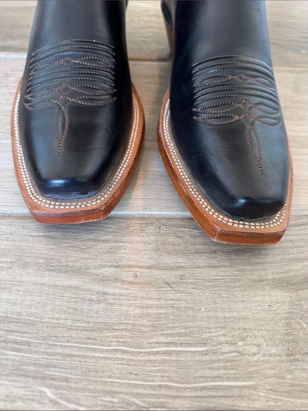 Lucchese 8 1/2 D oiled calf cowboy boots - Picture 5 of 11